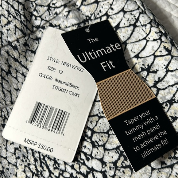 Zach and Rachel women’s 12 crop pants with geometric pattern with tummy control - Picture 6 of 6